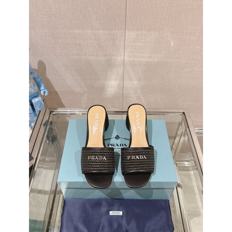 Pra*a slippers